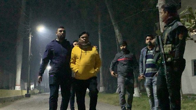 জামিনে মুক্তির পর কারাফটকে আটক সাবেক এমপি কালাম