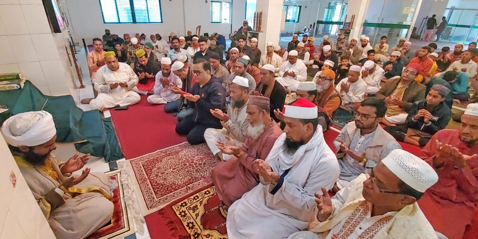বগুড়ায় সহস্রাধিক মসজিদে খালেদা জিয়ার রোগ মুক্তি কামনায় দোয়া