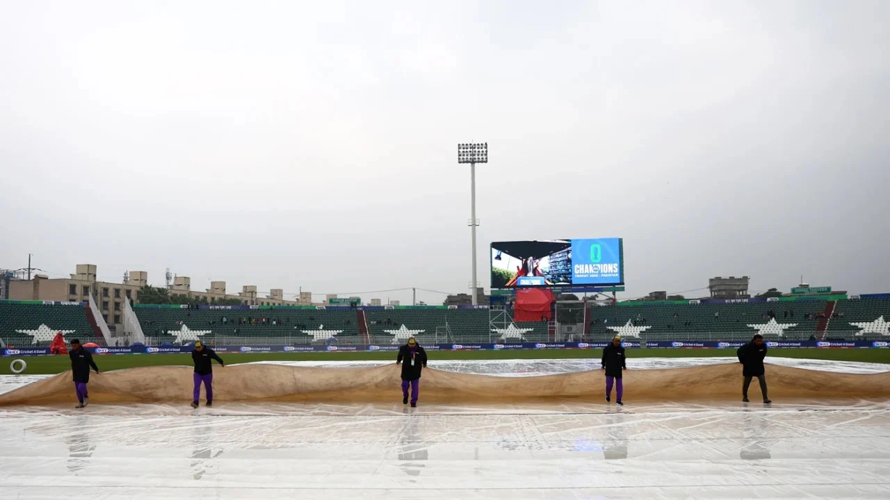 বৃষ্টিতে পরিত্যক্ত বাংলাদেশ-পাকিস্তান ম্যাচ