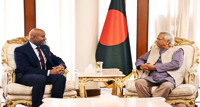 পাচার হওয়া অর্থ ফিরিয়ে আনতে কানাডার সহযোগিতা চাইলেন প্রধান উপদেষ্টা