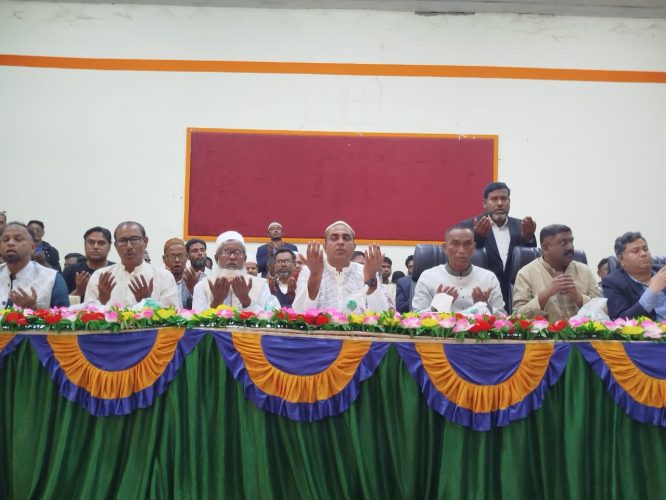 রায়গঞ্জে খালেদা জিয়ার রোগমুক্তি কামনায় দোয়া মাহফিল