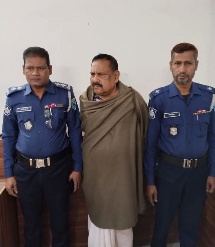 নাগেশ্বরীতে ‘ডেভিল হান্ট’ অভিযানে সাবেক পৌর মেয়র গ্রেফতার