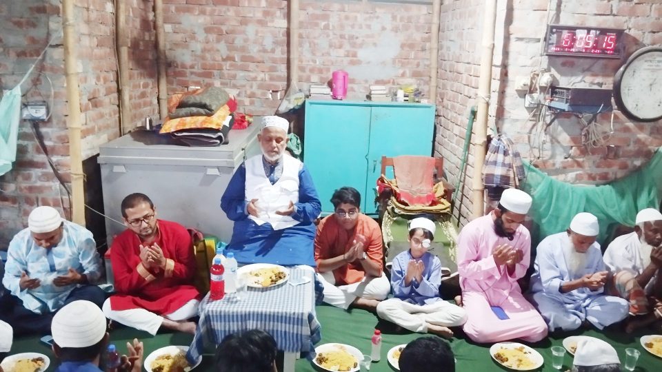 গাবতলীতে গ্রীন কলাকোপা এষ্টেট এর আয়োজনে দোয়া ও ইফতার মাহফিল অনুষ্ঠিত