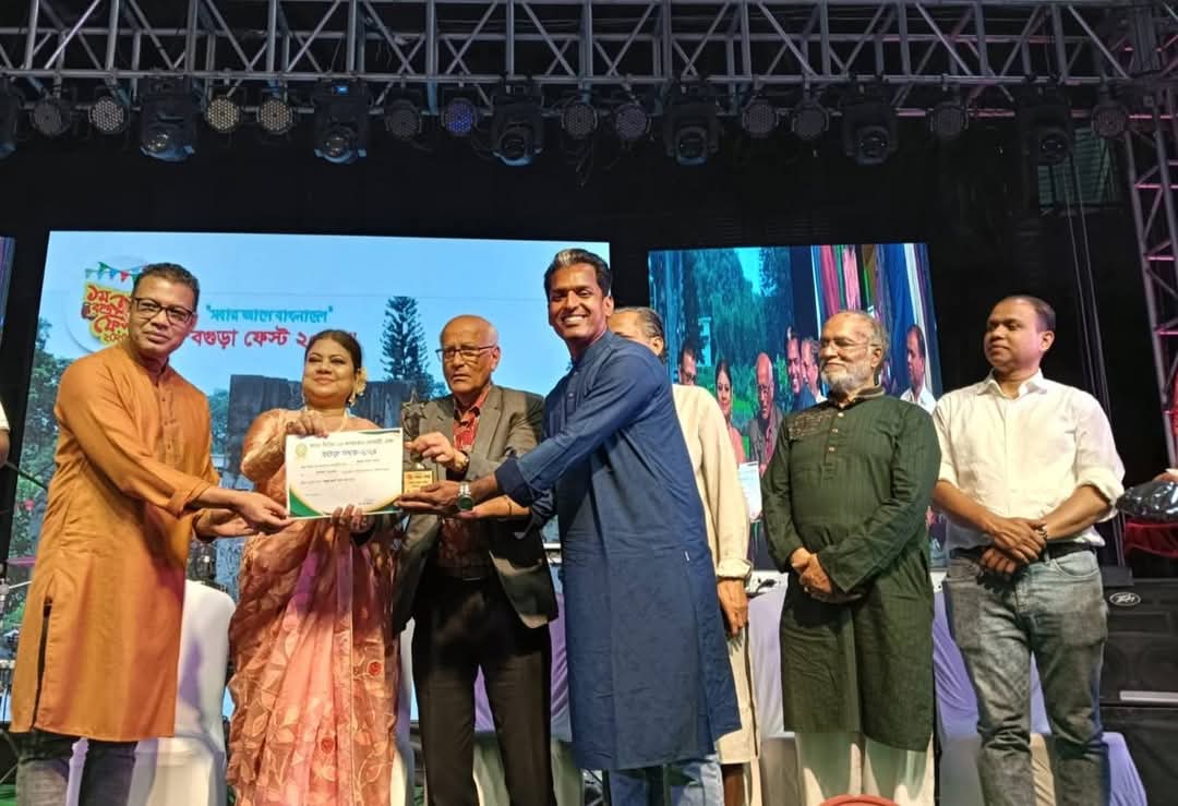 বগুড়া ফেস্টে নৃত্যগুরু আব্দুস সামাদ পলাশকে মরণোত্তর পদক প্রদান