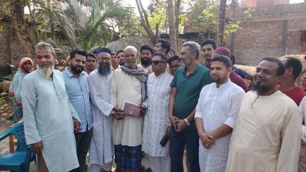 বগুড়ার নন্দীগ্রামে ক্যান্সারে আক্রান্ত নজরুল ইসলামের পাশে আমরা বিএনপি পরিবার