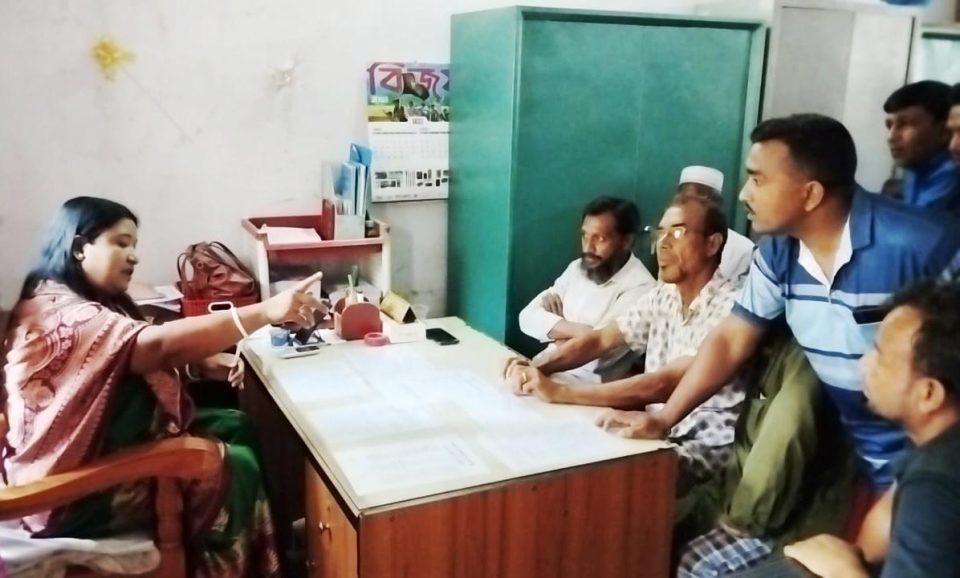গাবতলীর উজগ্রাম পিন্টু বালিকা উচ্চ বিদ্যালয়ের প্রধান শিক্ষককে অবরুদ্ধ