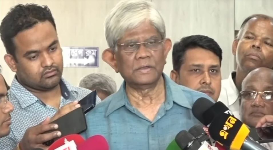 ধার করে মেগা প্রকল্প বাস্তবায়ন করব না : অর্থ উপদেষ্টা