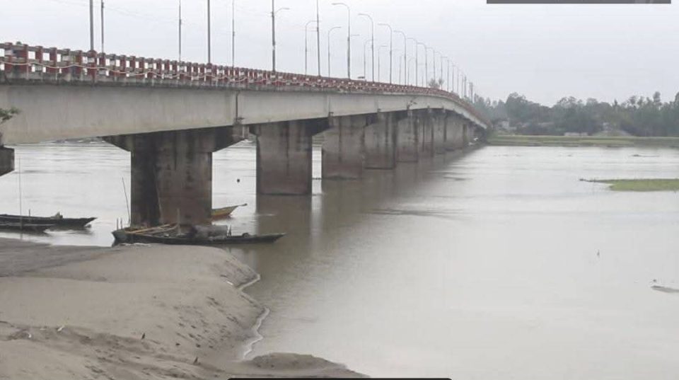 কুড়িগ্রামে ধরলা নদীতে অজ্ঞাত ব্যক্তির লাশ, গলায় ছিল পুঁতির মালা