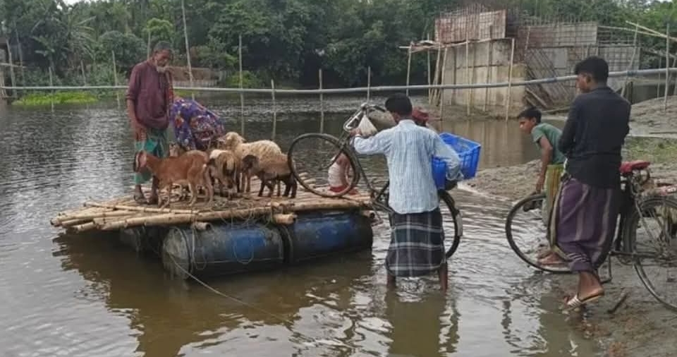 চার বছরেও শেষ হয়নি কুড়িগ্রামের ভাঙ্গামোড়ের সেতু নির্মাণ, দুর্ভোগে বিশ হাজার মানুষ