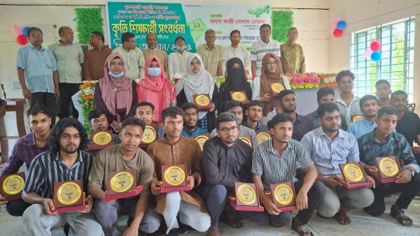 ভুরুঙ্গামারীতে কৃতি শিক্ষার্থীদের সংবর্ধনা ও বিদায় অনুষ্ঠান