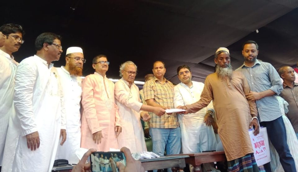 চব্বিশের গণঅভ্যুত্থান: কুড়িগ্রামে ১০ শহীদ পরিবারের পাশে দাঁড়ালেন তারেক রহমান