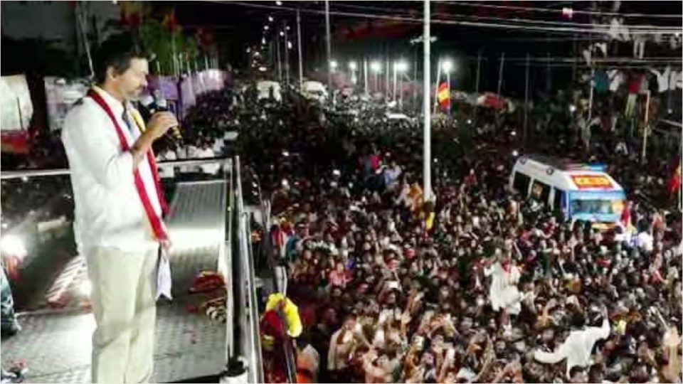ভারতে অভিনেতা থালাপতি বিজয়ের জনসভায় পদদলনে নিহত ৩৮