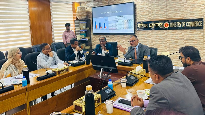 নভেম্বরে টিসিবির তালিকায় যোগ হবে আরও ৫ পণ্য: বাণিজ্য উপদেষ্টা