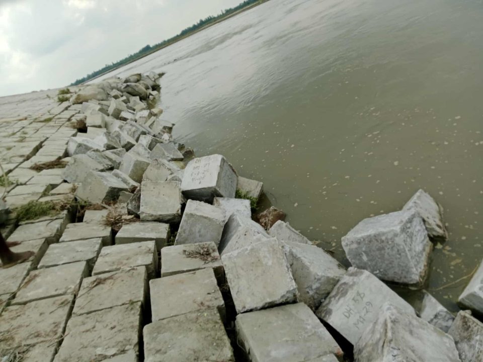 কুড়িগ্রামে পাউবোর গাফলাতিতে ৬২৯ কোটি টাকার ধরলা প্রকল্পে ধসের হুমকি: আতঙ্কে এলাকাবাসী