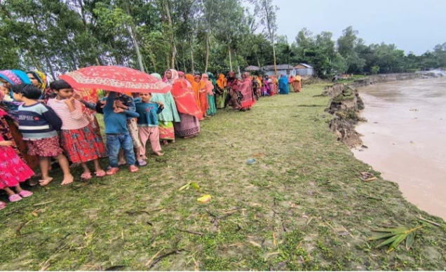 ভিটেমাটি নদীতে, কুড়িগ্রামের ঘোগাদহর চরবাসীর আর্তনাদ