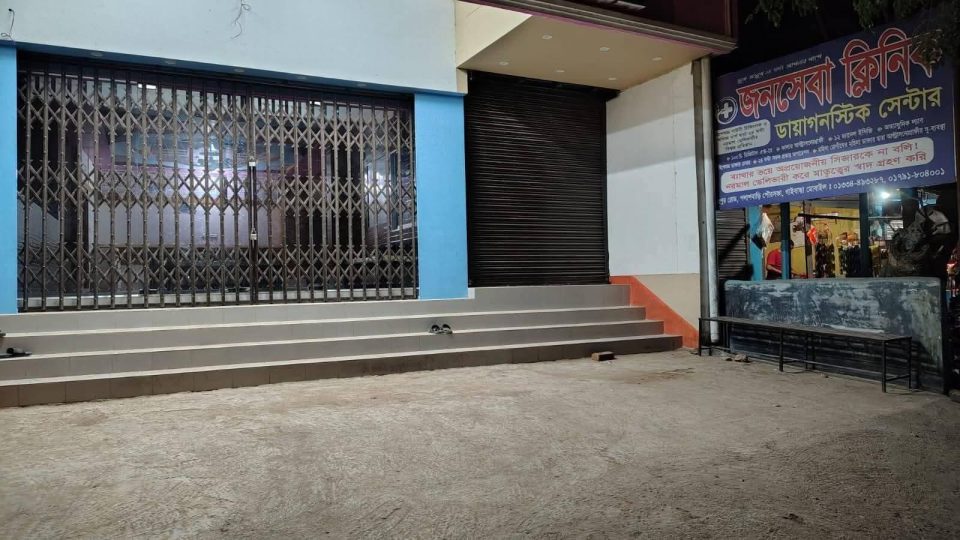 পলাশবাড়ীতে সিজার অপারেশনে অনিয়ম ; অ্যানেসথেসিয়ার ভুল ডোজে প্রসূতির মৃত্যু, ক্লিনিক মালিক পলাতক