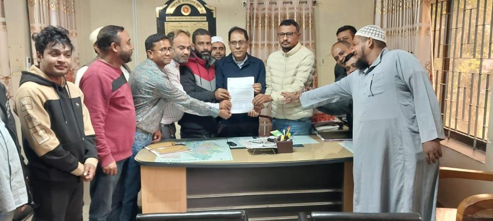 কুড়িগ্রামে প্রাথমিক সহকারী শিক্ষক সমাজের স্মারকলিপি প্রদান