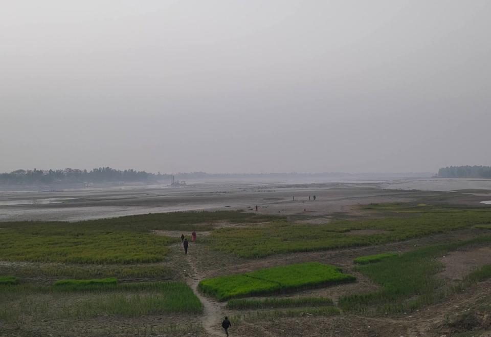 কুড়িগ্রামে শীতল বাতাসে বাড়ছে কাঁপুনি। জনজীবনে ভোগান্তি