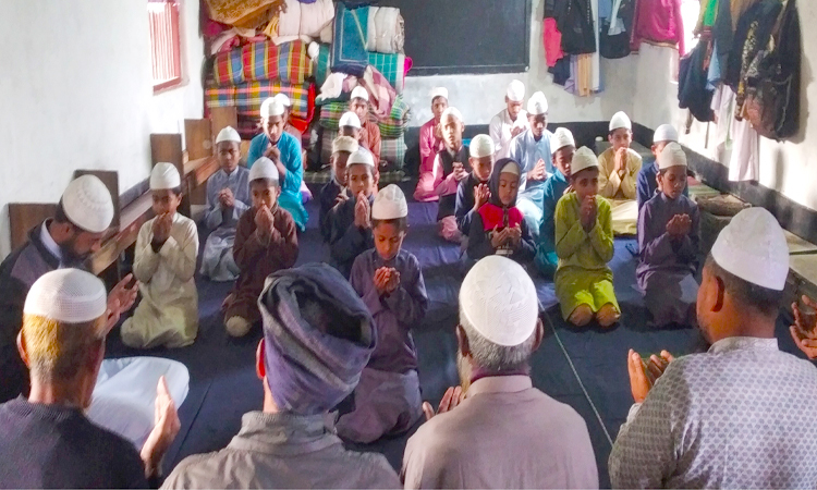 ঘোড়াঘাটে বেগম খালেদা জিয়ার রূহের মাগফিরাত কামনায় দোয়া অনুষ্ঠিত