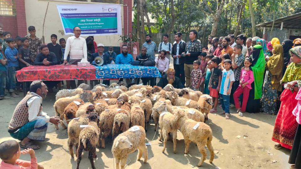 চরাঞ্চলে ৯৯টি ভেড়া বিতরণ, উপকৃত কুড়িগ্রামের ৯০টি অসহায় পরিবার