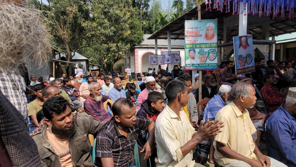 উলিপুরে বিভিন্ন দল ও ধর্মীয় সম্প্রদায়ের ৭ শতাধিক নেতাকর্মী ইসলামী আন্দোলন বাংলাদেশে যোগদান