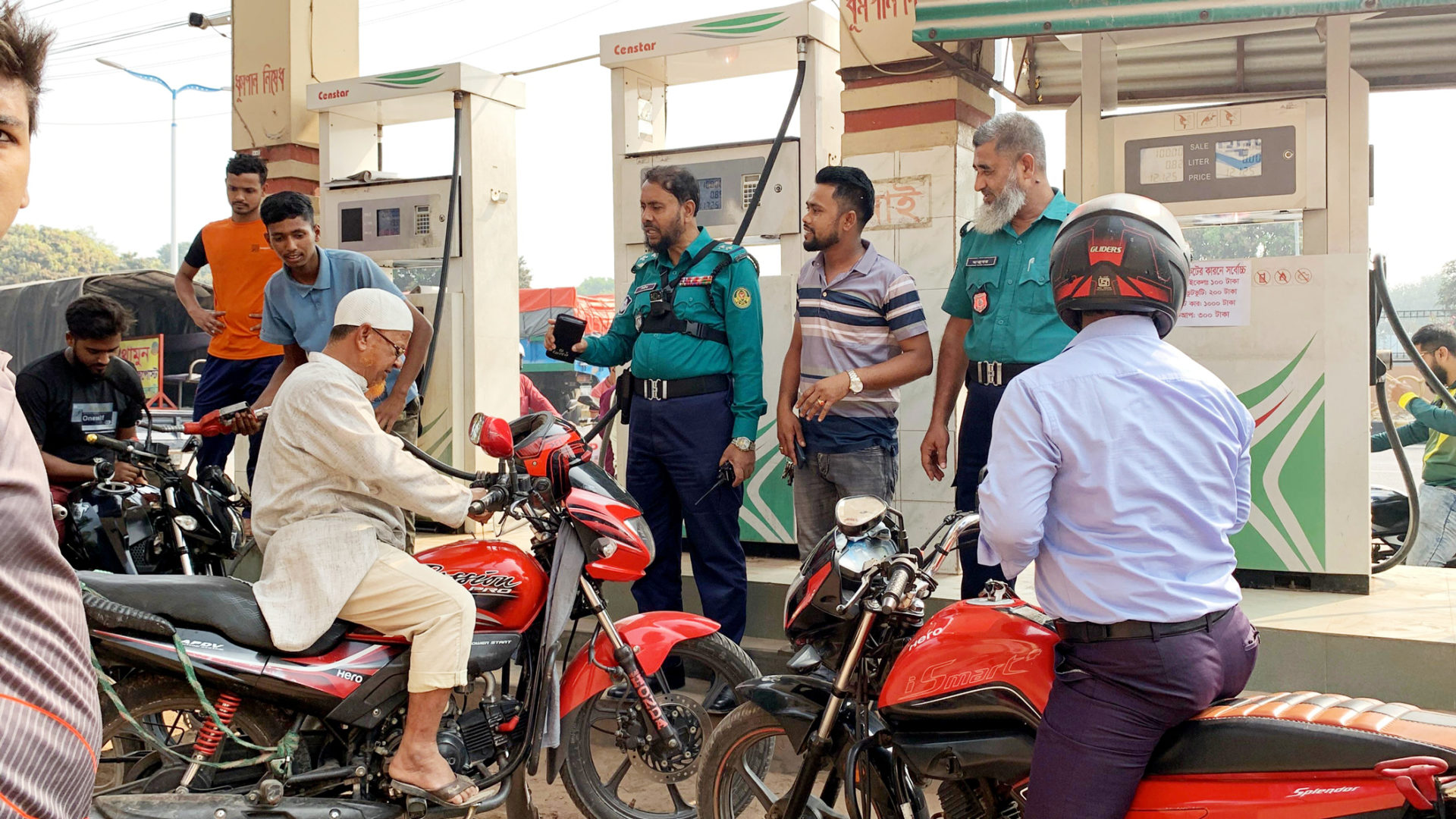এপ্রিলে জ্বালানি তেলের দাম বাড়ছে না