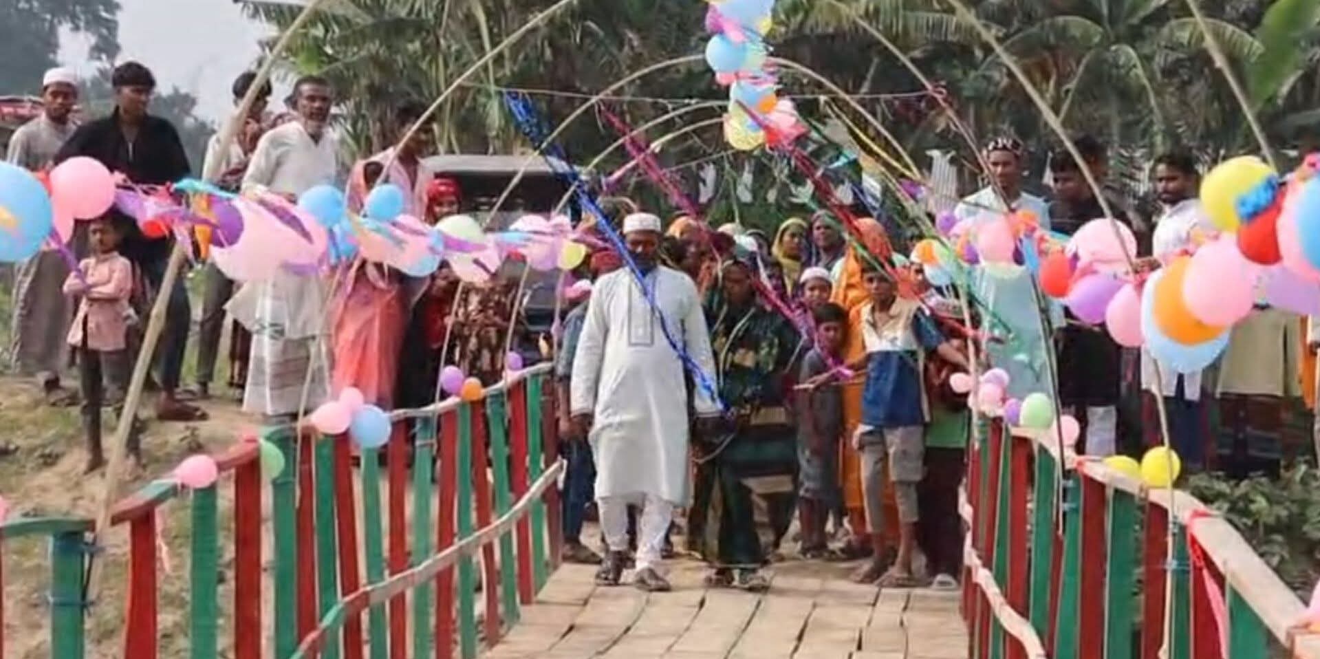প্রশংসায় ভাসছেন কুলি আব্দুল করিম: কুড়িগ্রামে কুলির টাকায় সেতু,শেষ হলো দুই যুগের দুর্ভোগ