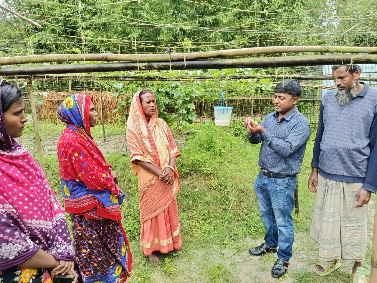কুড়িগ্রামে ফ্রেন্ডশিপের উদ্যোগে বসতবাড়িতে সবজি চাষ ও প্রাণী পালন বিষয়ক প্রশিক্ষণ কর্মশালা অনুষ্ঠিত