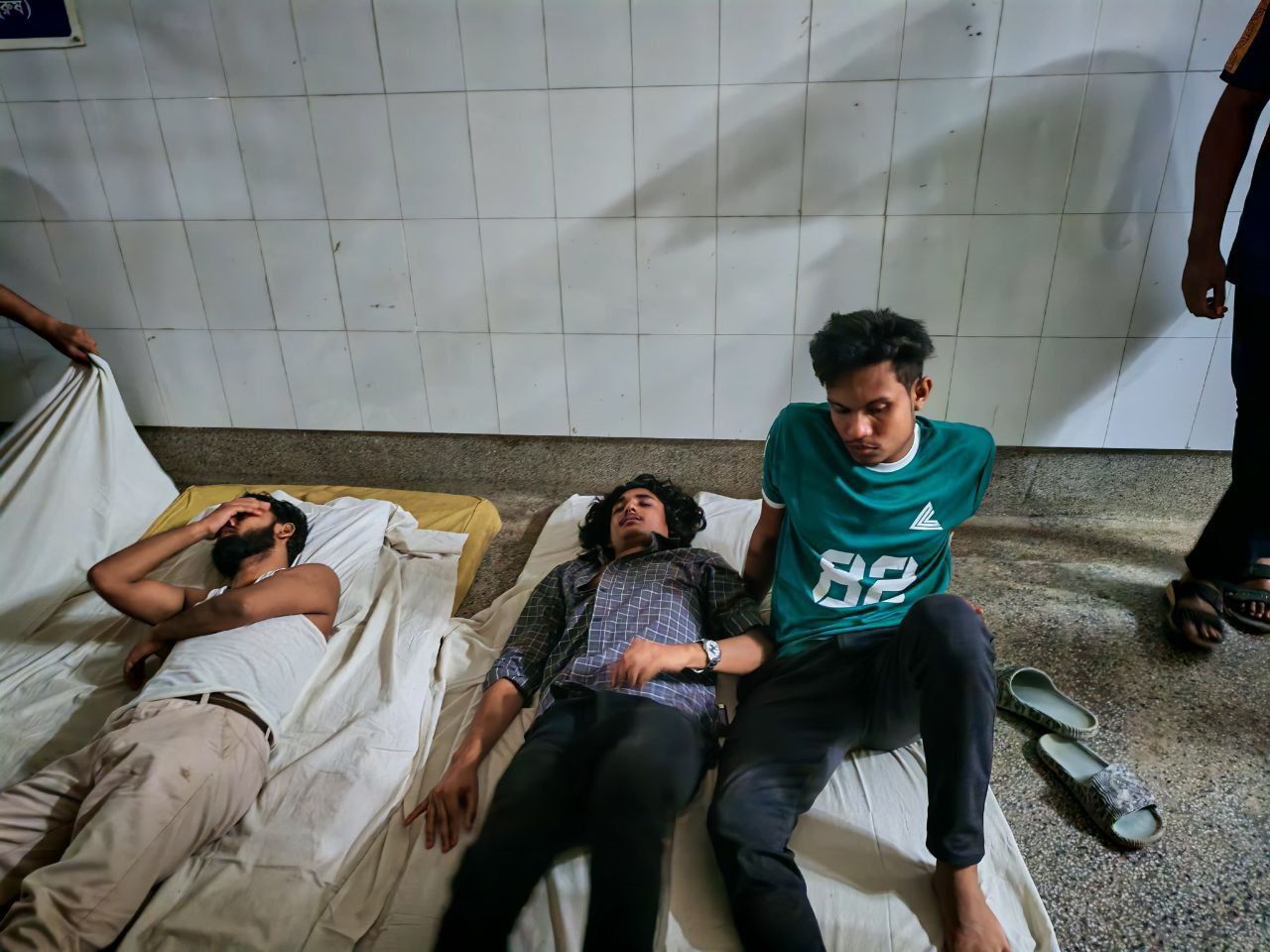 তিস্তা ব্রিজ টোল প্লাজায় কুড়িগ্রাম কৃষি বিশ্ববিদ্যালয়ের শিক্ষক-শিক্ষার্থীদের উপর হামলার অভিযোগ, আহত-৯