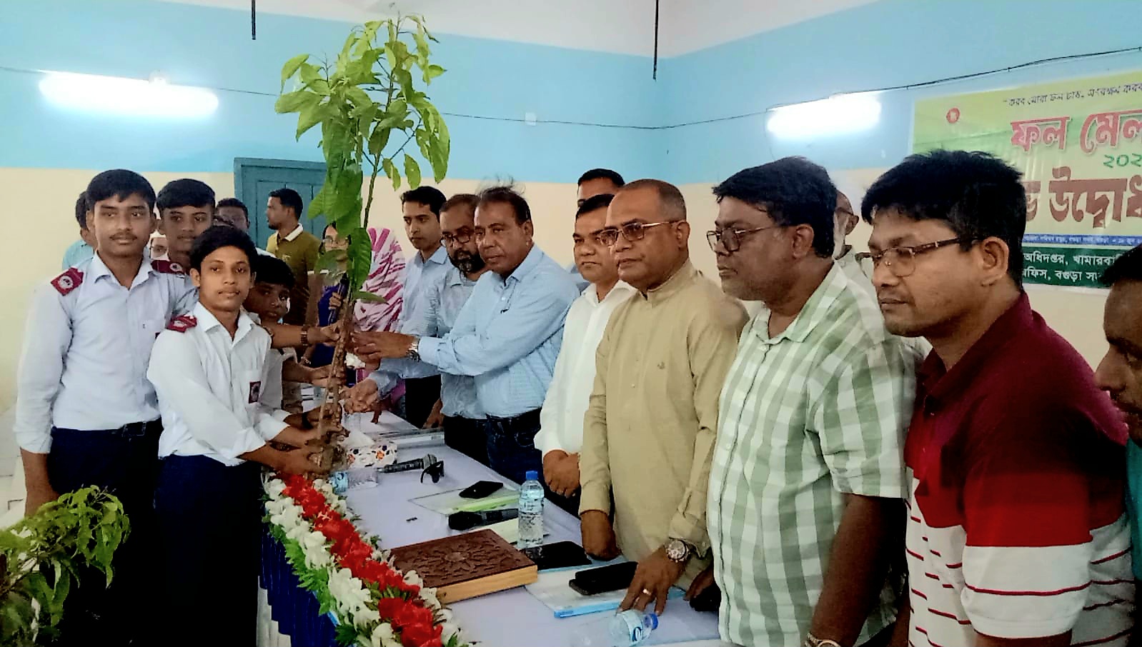 বগুড়ায় তিন দিনব্যাপি ফল মেলার উদ্বোধন