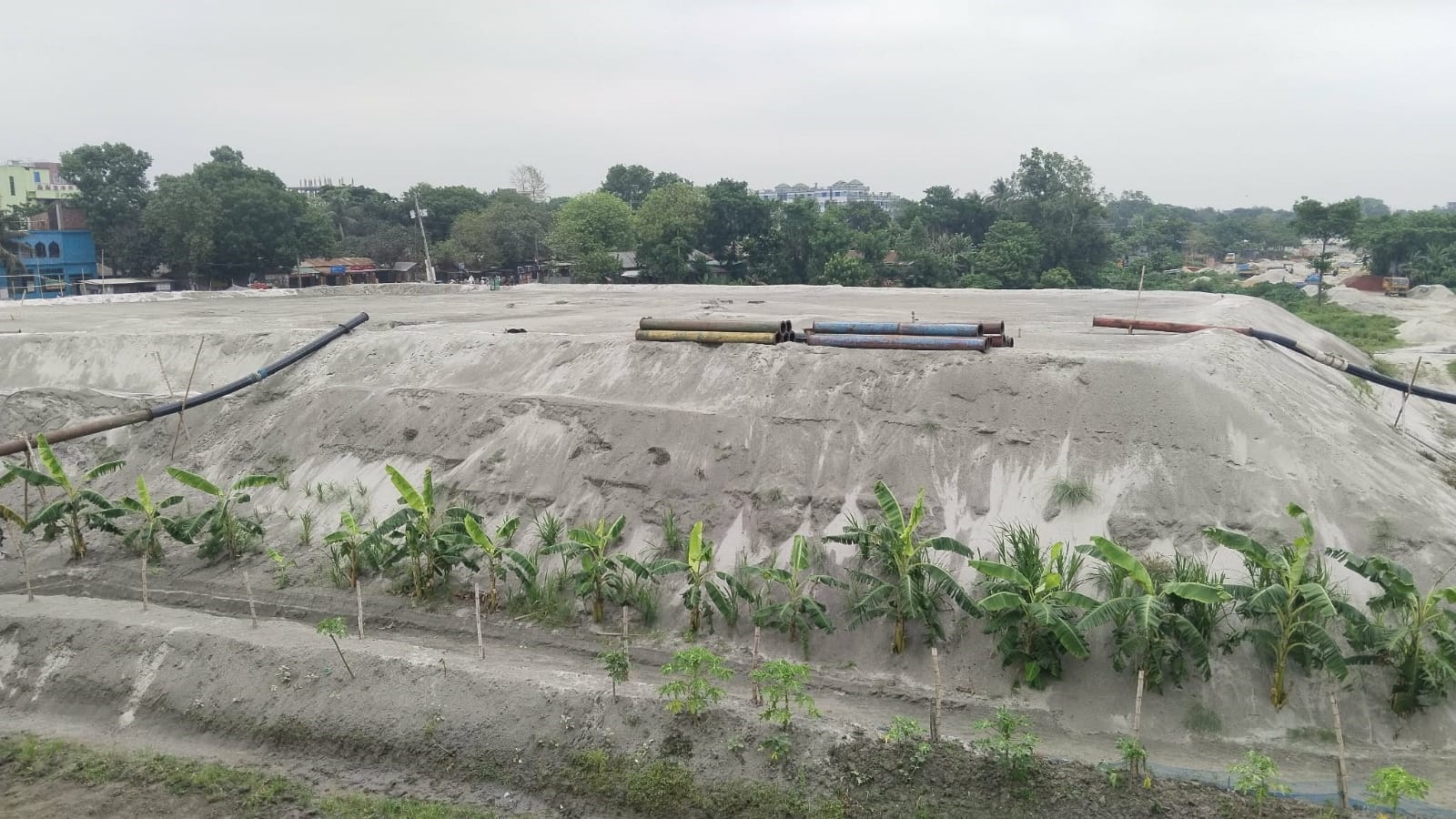 রানীনগর বালুমহাল দখলের অভিযোগ, সাড়ে ১১ কোটি টাকা ফেরত চাইলেন ইজারাদার