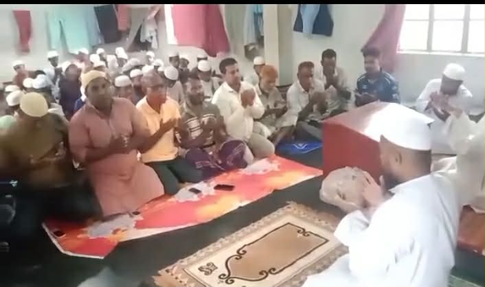 গাবতলী উপজেলা বিএনপির সাধারণ সম্পাদক নতুনের সহধর্মিনী লাকী’র সুস্থতা কামনায় তরুনী হাটে দোয়া মাহফিল