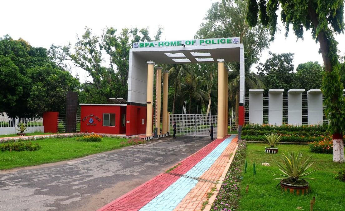 পুলিশ একাডেমিতে প্রশিক্ষণ চলাকালে এসআইর মৃত্যু