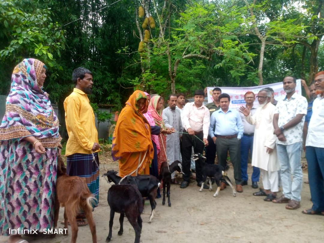 মাগুরায় ‘আমাদের এ্যাডকিউর উদ্যোগ’-এর উদ্যোগে ছাগল বিতরণ ও বৃক্ষরোপণ কর্মসূচি অনুষ্ঠিত