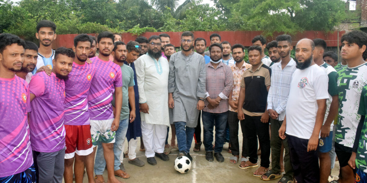 বগুড়া কাটনার পাড়া ব্রাদার্স ক্লাবের উদ্যোগে মিনিবার ফুটবল টুর্নামেন্টের উদ্বোধন