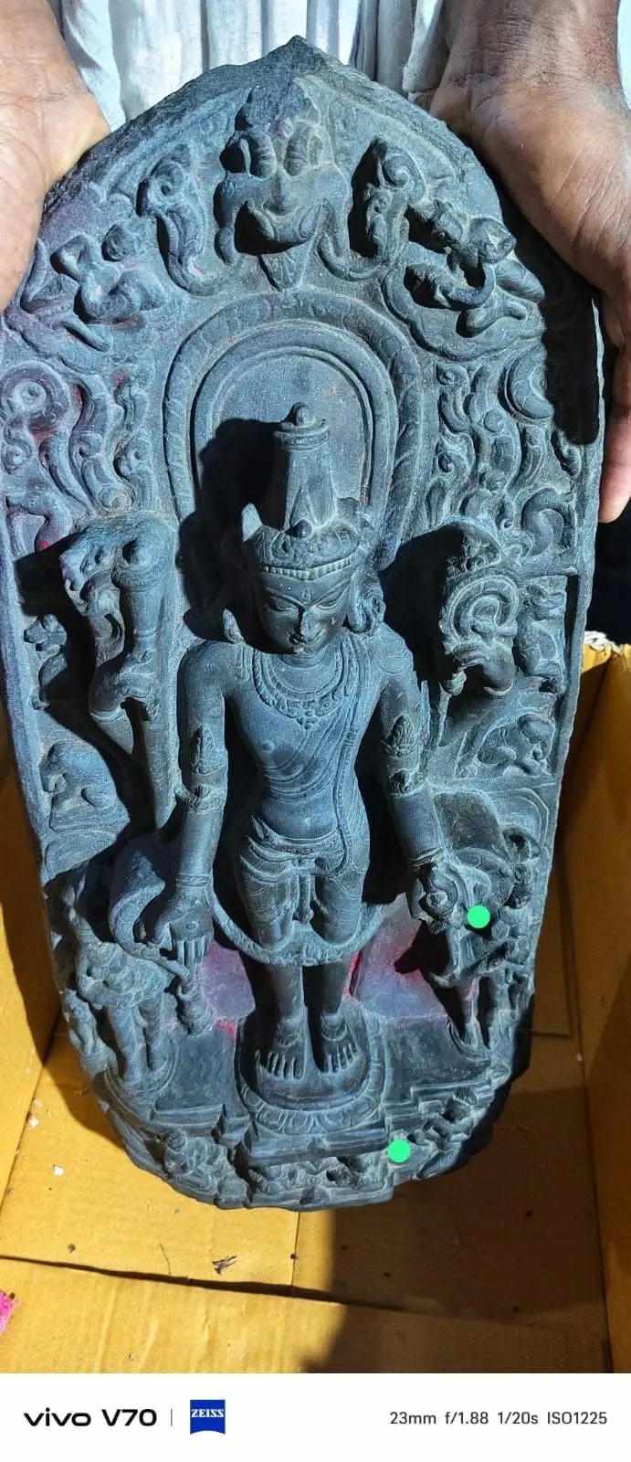 শিবগঞ্জে প্রাচীন বিষ্ণু মূর্তি উদ্ধার