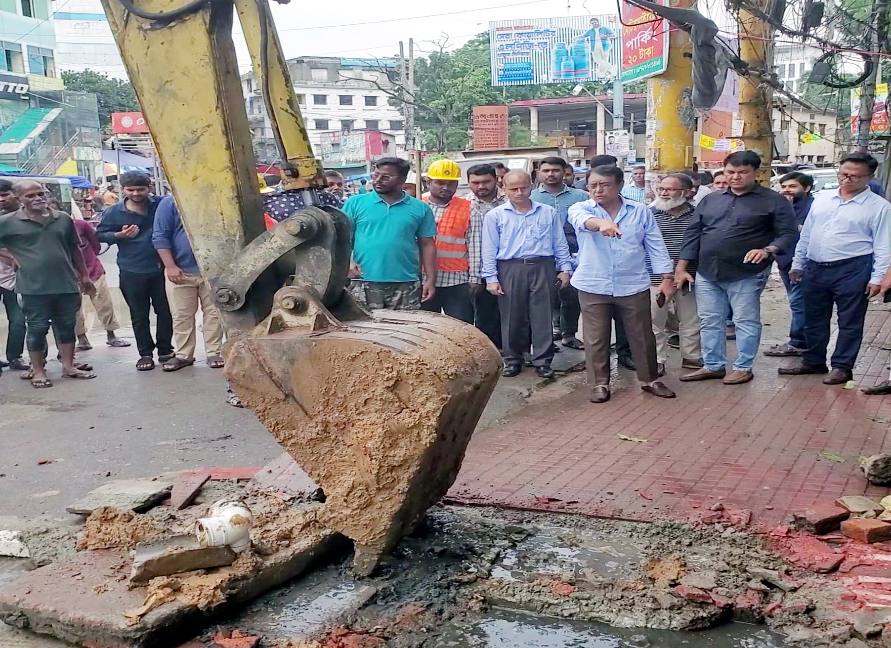 বগুড়া শহরের ড্রেনগুলো নির্মাণ ও সংস্কার করে পানি করতোয়া নদীতে ফেলার নির্দেশ সিটি প্রশাসকের