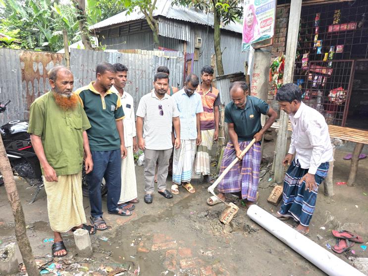 বগুড়ার শেরপুরে দীর্ঘদিনের জলাবদ্ধতা নিরসনে পাইপ ড্রেনেজ নির্মাণ