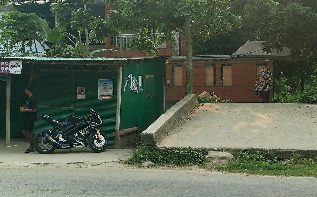 সান্তাহার রেল ভূমিতে অবৈধ স্থাপনা উচ্ছেদের জন্য এলাকাবাসীর অভিযোগ