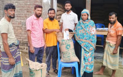গাবতলীর আলতার বাজারে খাদ্যবান্ধব কর্মসূচীর ১৫টাকা কেজীতে চাল বিতরণ