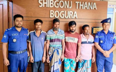 শিবগঞ্জে ছিনতাইকারী চক্রের ৪ সদস্য গ্রেফতার, ইজিবাইক ও অটোভ্যান উদ্ধার