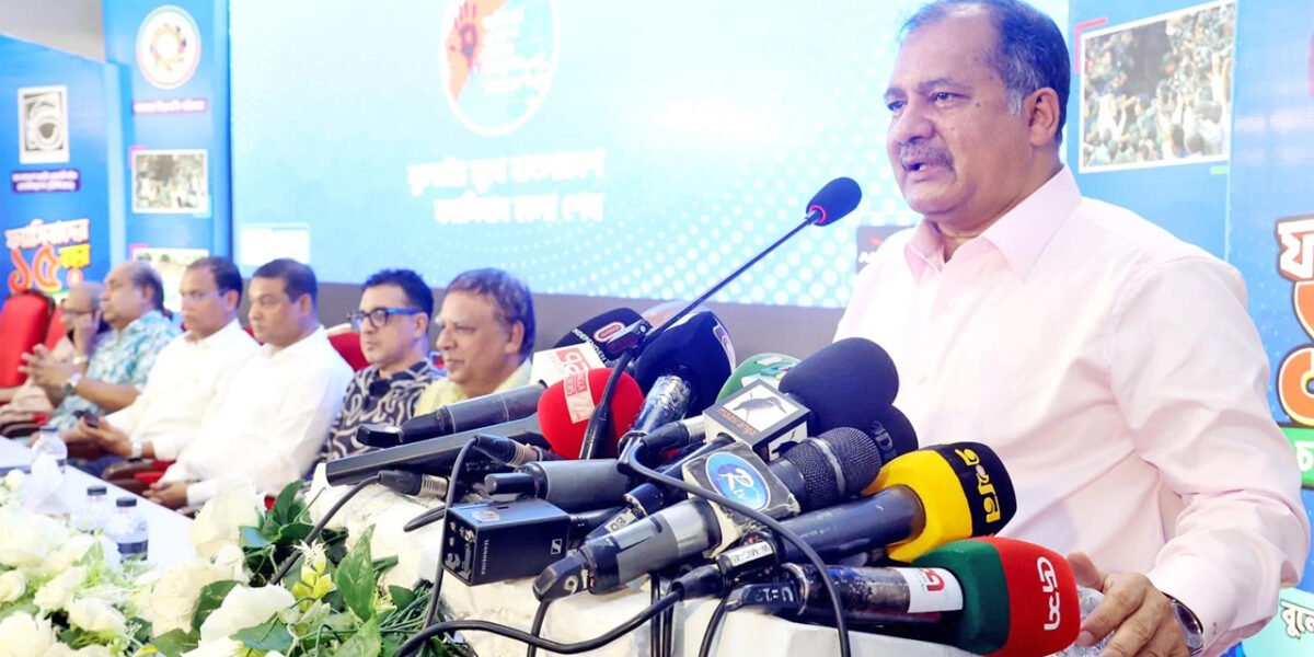 চক্রান্ত না করে দেশ গড়ার কাজে আত্মনিয়োগ করুন-তথ্যমন্ত্রী