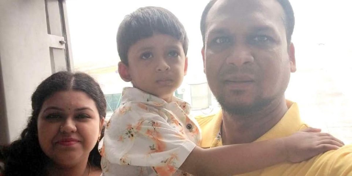 কলকাতায় হোটেলে অগ্নিকাণ্ড : কুষ্টিয়ার সাংবাদিক দেবাশীষ দত্তসহ পরিবারের ৪ জনের মৃত্যু