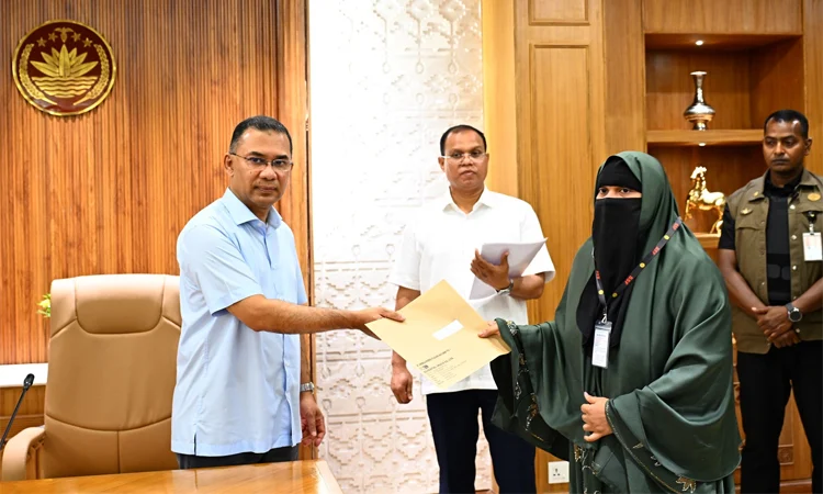 চাকরি পেলেন জুলাইয়ের শহীদ ও আহত পরিবারের ১০ জন