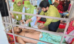 পাবনায় একপক্ষের মানববন্ধনে প্রতিপক্ষের হামলা; গুলিবিদ্ধ ১