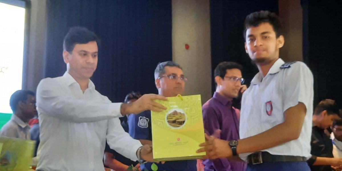 নওগাঁয় ‘তোমার ফলাফল, তোমার গল্পের শেষ নয়’ শীর্ষক অনুপ্রেরণামূলক সমাবেশ