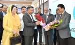 জাতিসংঘ সফর শেষে দেশে ফিরেছেন প্রধানমন্ত্রী