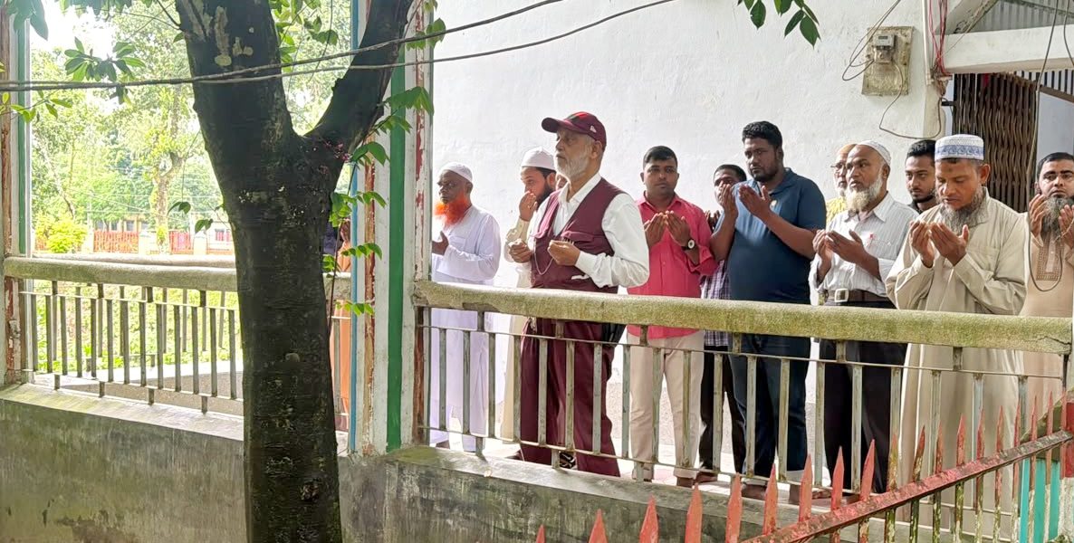 গাবতলীতে মরহুম এমপি সিরাজুল হক তালুকদারের ৪৫তম মৃত্যুবার্ষিকী উপলক্ষে কবর জিয়ারত