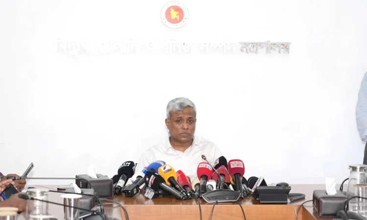 প্রতিবেশী দেশে পাচার রোধ ও সামাজিক সুরক্ষা নিশ্চিতে তেলের মূল্য সমন্বয় : প্রতিমন্ত্রী