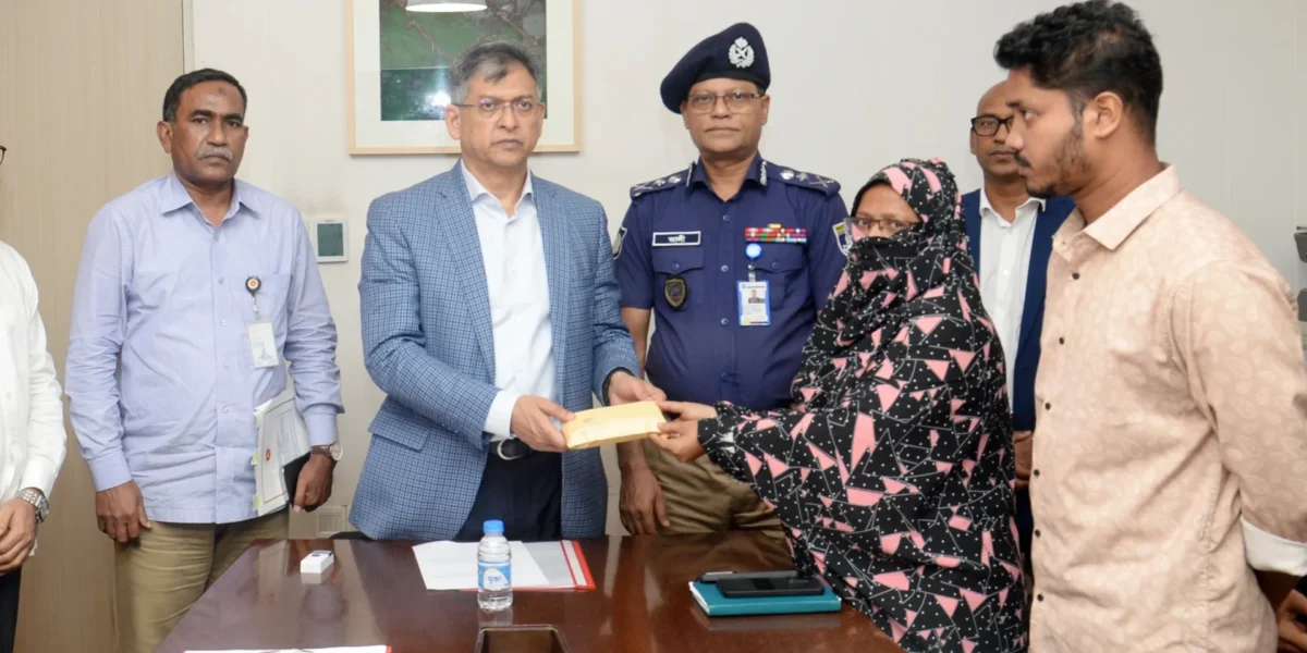 এসআই আলতাফ হত্যায় জড়িতদের দ্রুত বিচার নিশ্চিত করা হবে : স্বরাষ্ট্রমন্ত্রী